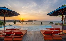 Bandara Phuket Beach Resort 4*